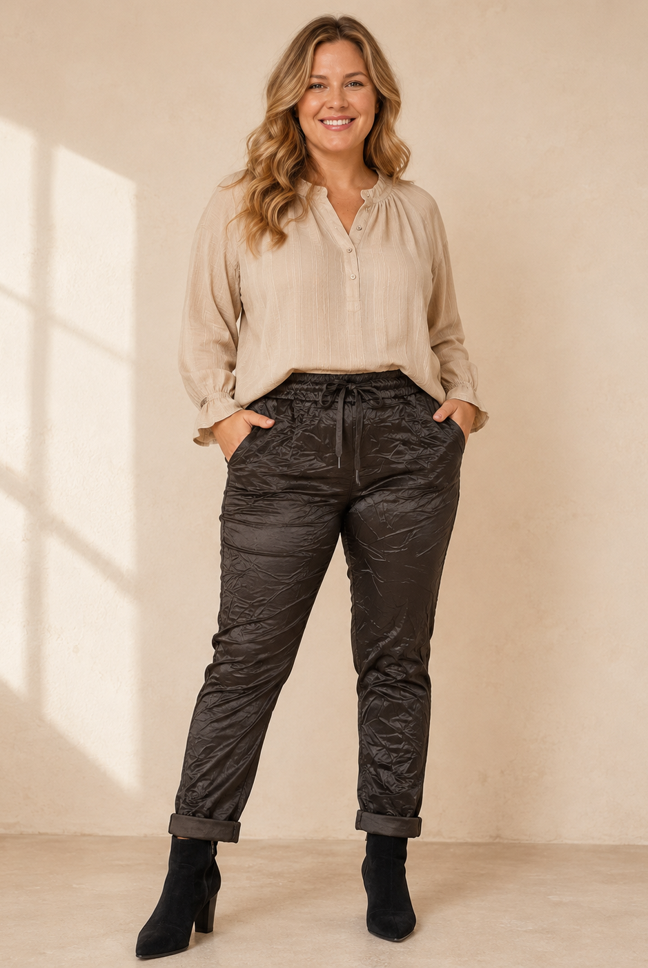 Joggers Shiny i brun – lätt glansig finish med dragsko och sidofickor, onesize stl 36–44, Made in Italy