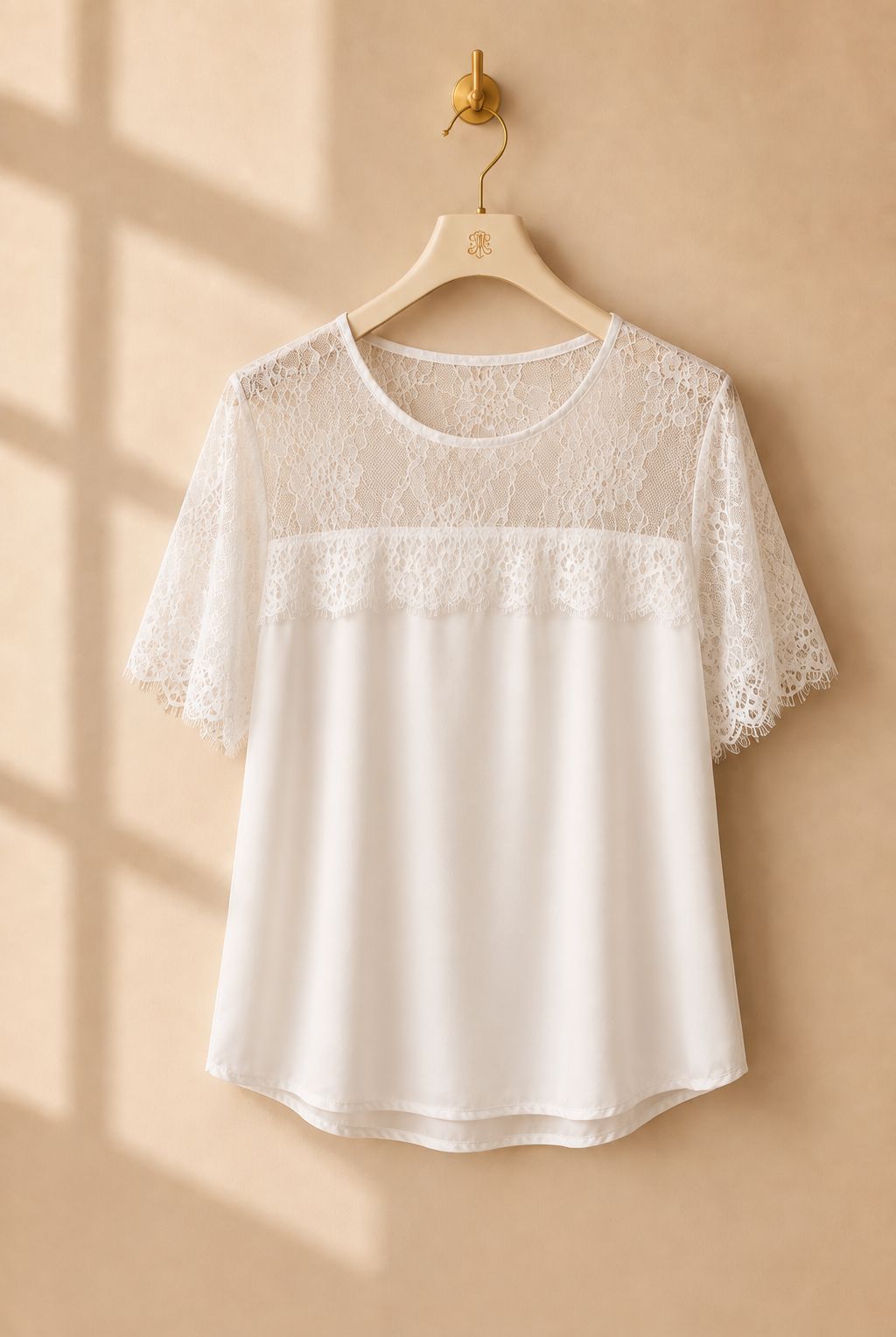 Blus med spets Ornella i vit – Mirelle Design