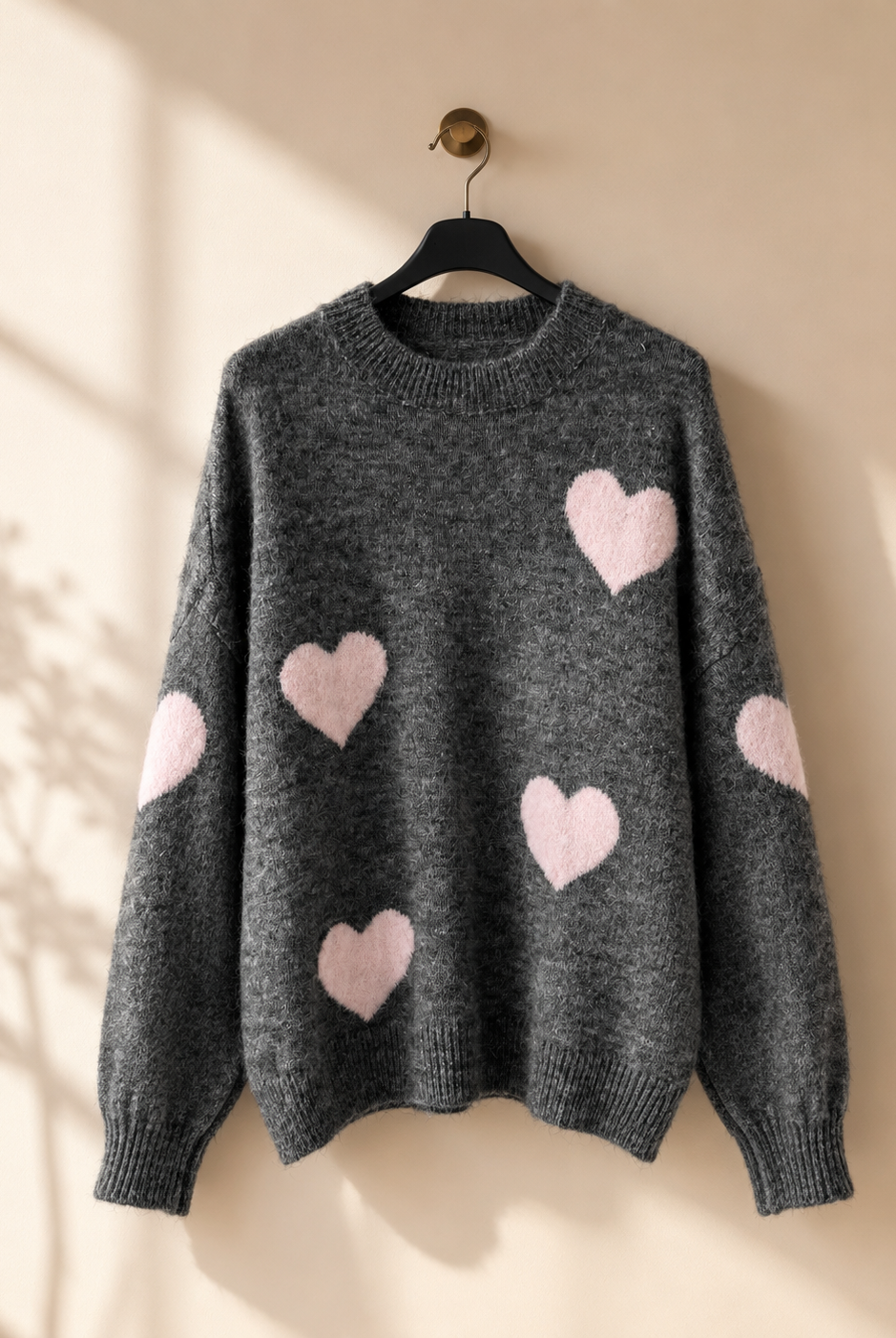 Stickad grå tröja med rosa hjärtan - Mirelle Design