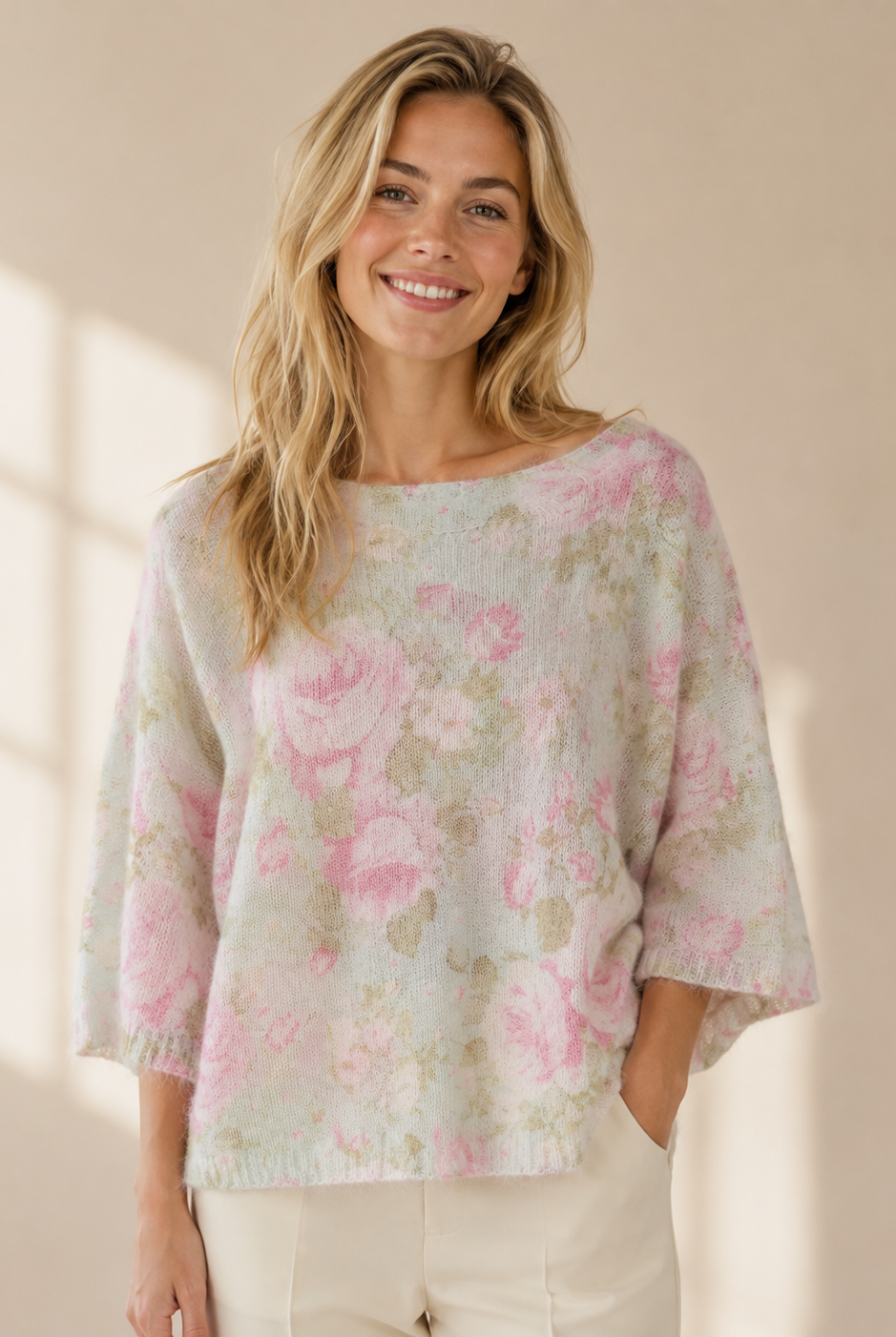 Stickad tröja Rebecka med blomtryck i mohair – Mirelle Design