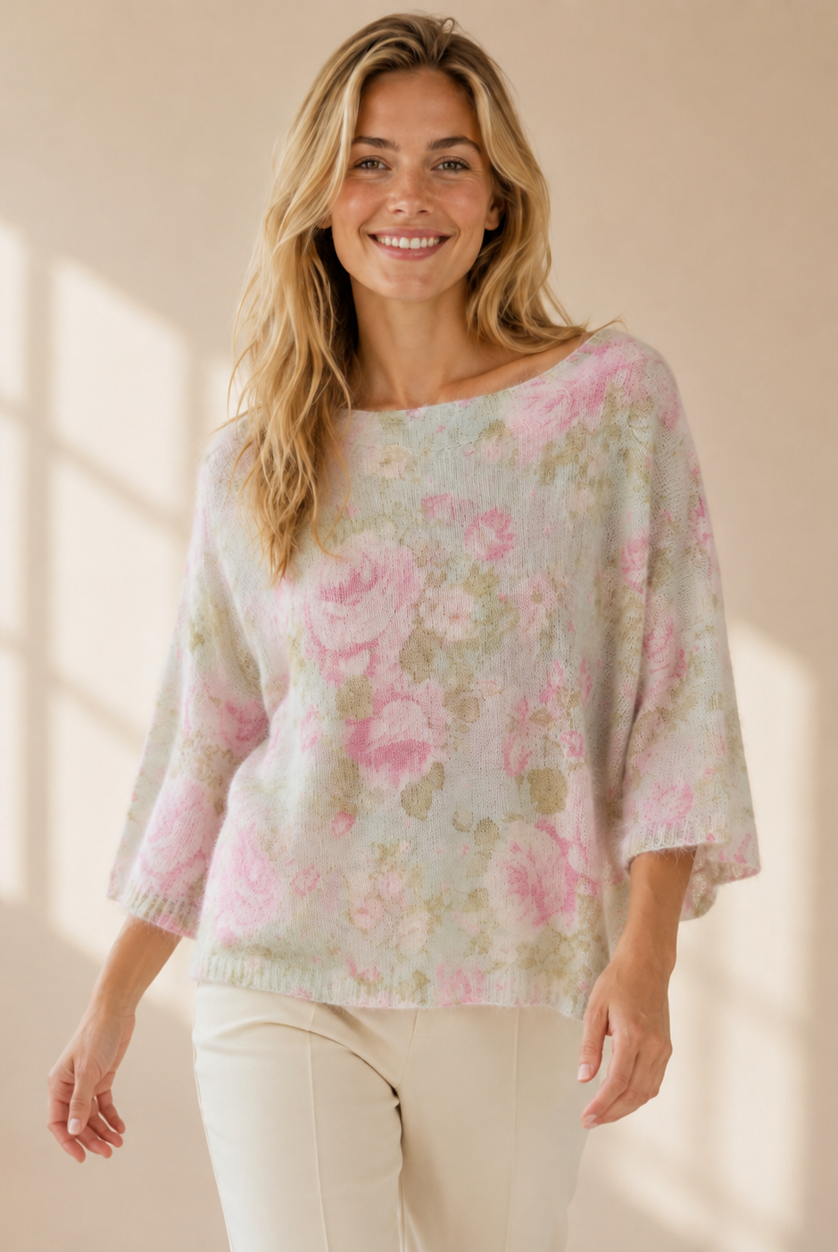 Stickad tröja Rebecka med blomtryck i mohair – Mirelle Design