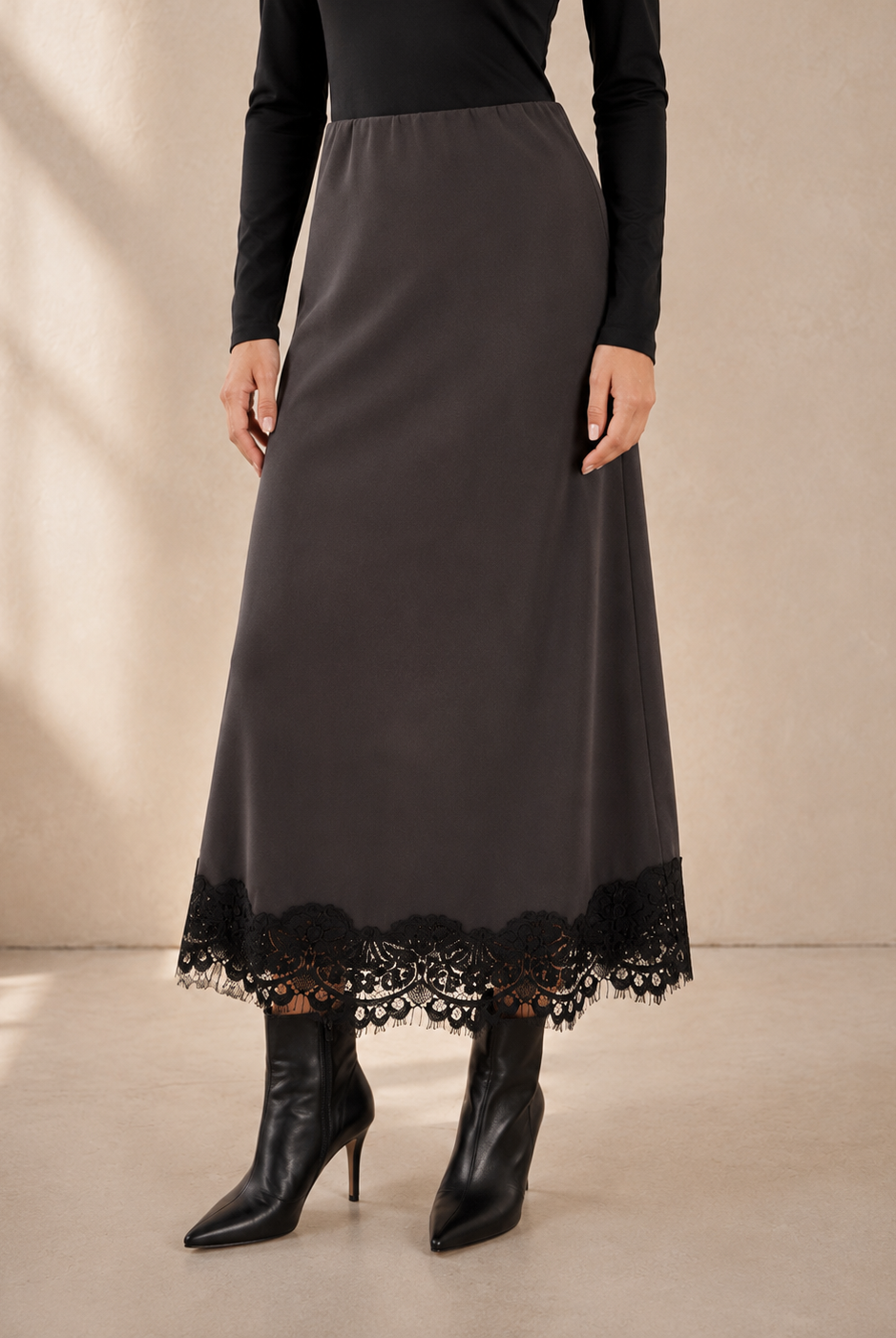Kjol Stella i brun med spetskant – Onesize S–L | Dimoda