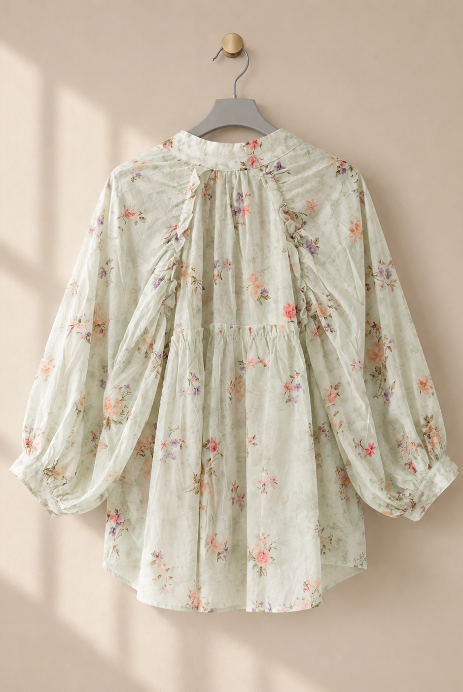 Blus Blomster med blommigt mönster i ljusgrön – Queensize
