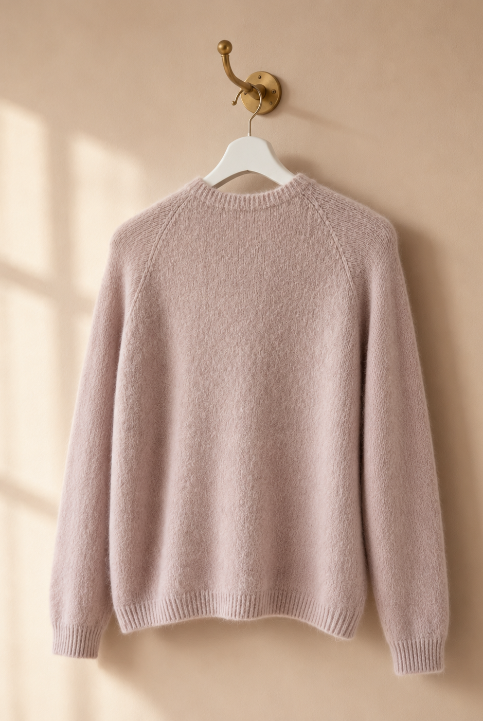 Stickad cardigan Ragnhild i lindblomsgrön – mjuk ullmix med alpaca, knäppning framtill, onesize stl 36–42