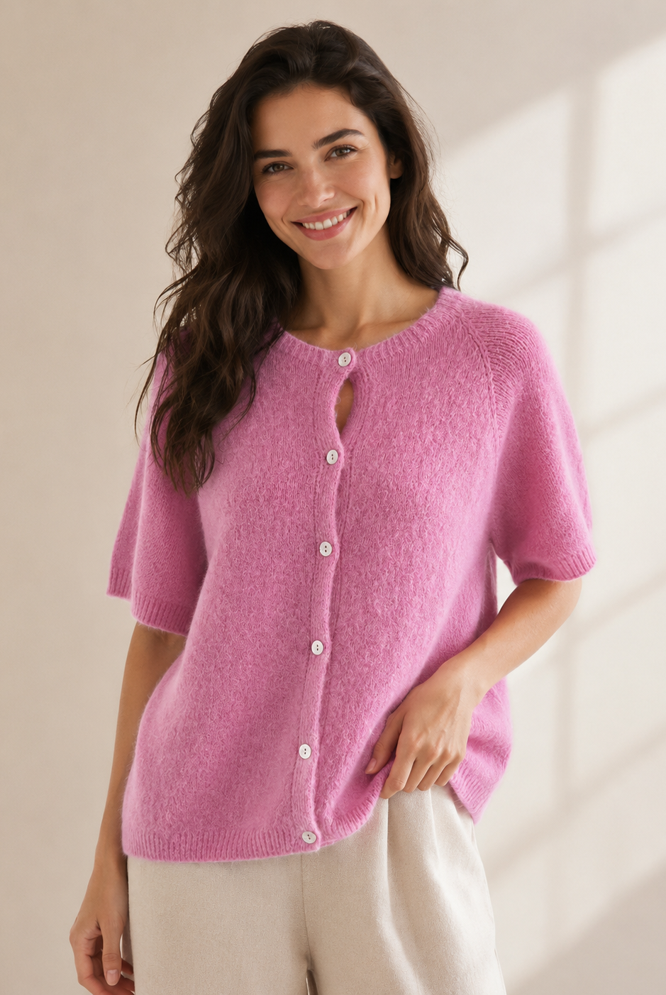 Stickad cardigan Ragnhild kort ärm i rosa, onesize