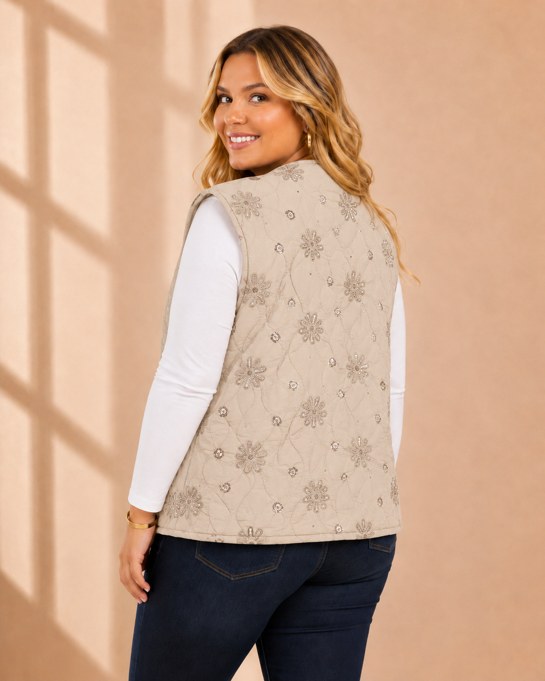 Quilted waistcoat with flowers and sequins in beige - V-neck and pockets, one size size 38-46, Made in Italy