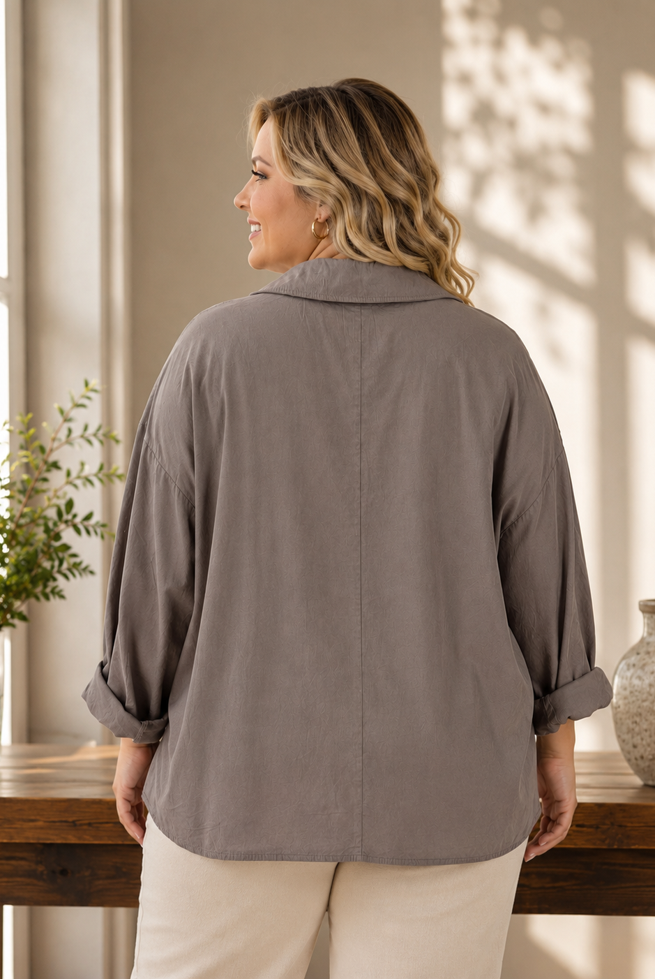 Blus Fiore Queensize i fungo – bomullsblus med blomsterbroderi, onesize stl 46–54, Made in Italy