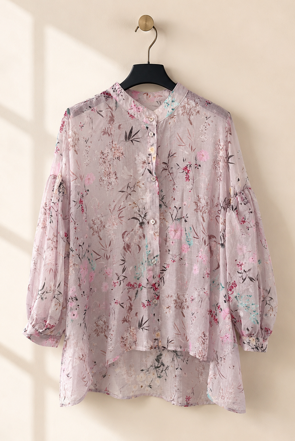 Blus Gudrun med blommönster i puderrosa – Queensize