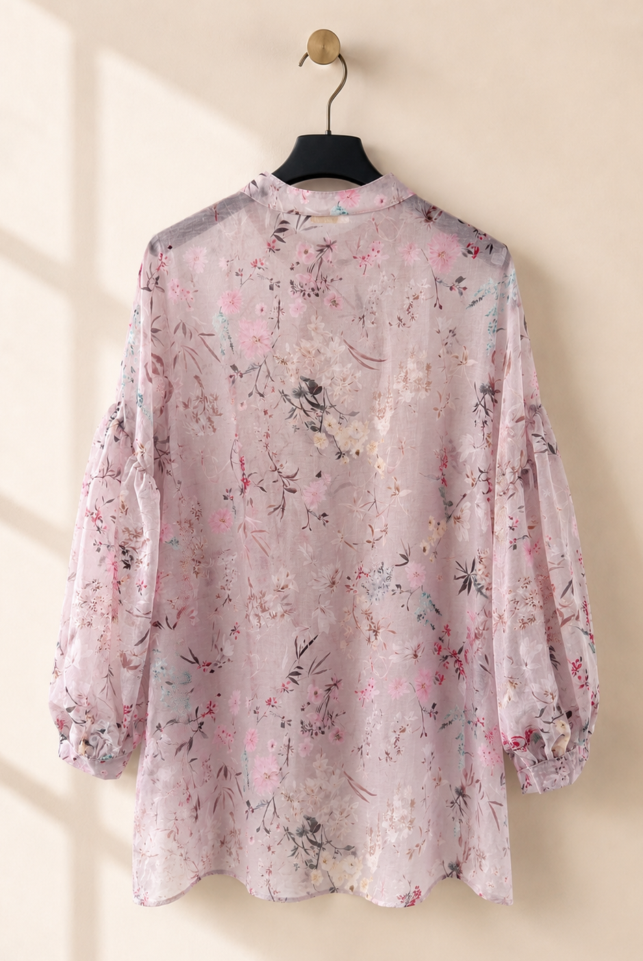 Blus Gudrun med blommönster i puderrosa – Queensize