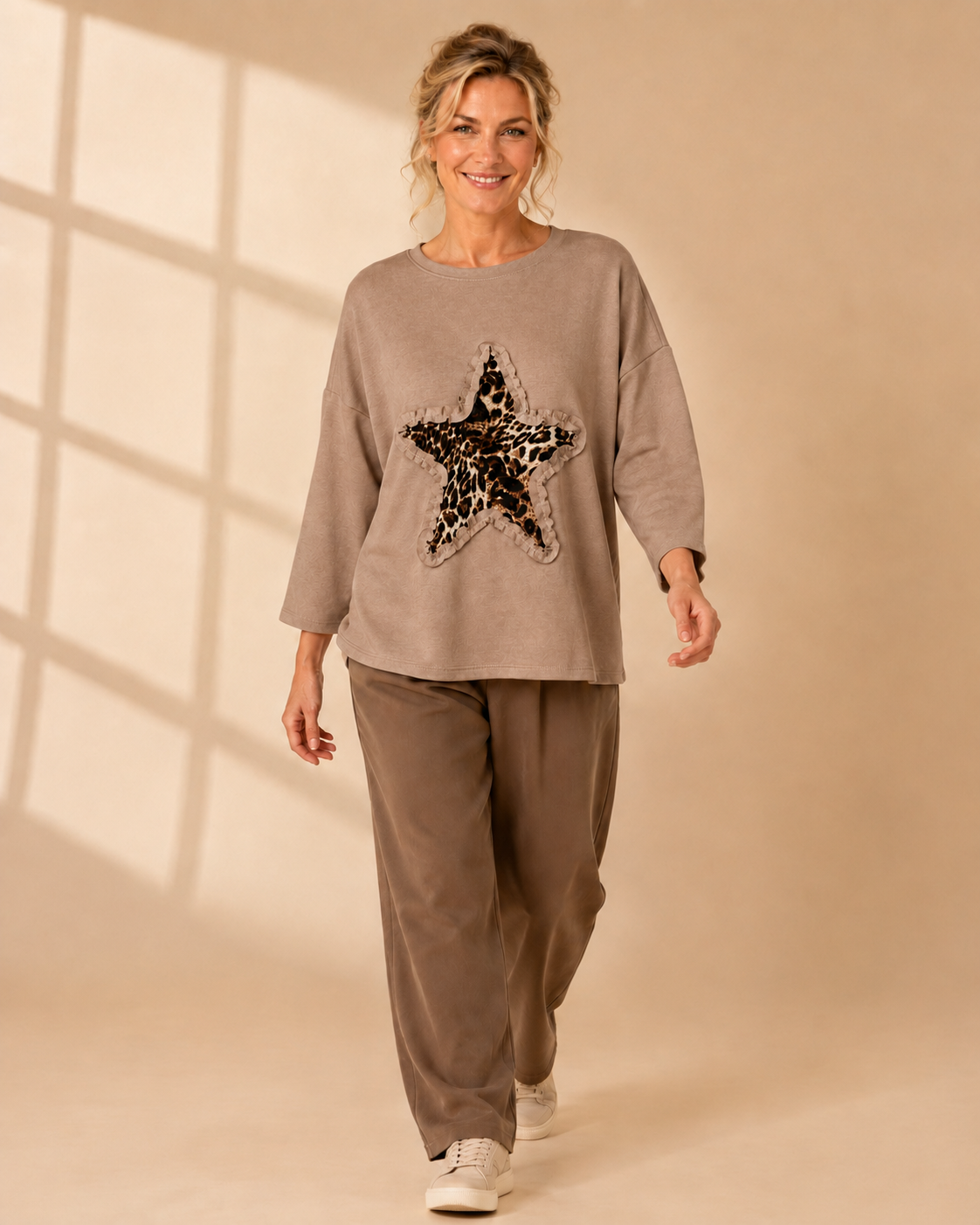 Tröja Wild Star fungo – oversize tröja med leopardmönstrad stjärna framtill, onesize