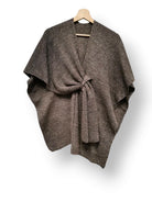 Stickad Poncho Maria kaffe - Dimoda