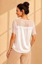 Blus med spets Ornella i vit – Mirelle Design