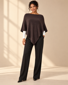 Finstickad poncho Gunsan i OneSize med asymmetrisk nederkant