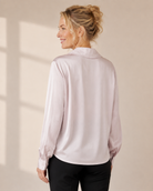 Blus Gerda i puderrosa viskos med skjortkrage och knytdetalj – Onesize ca 38–44 | Dimoda
