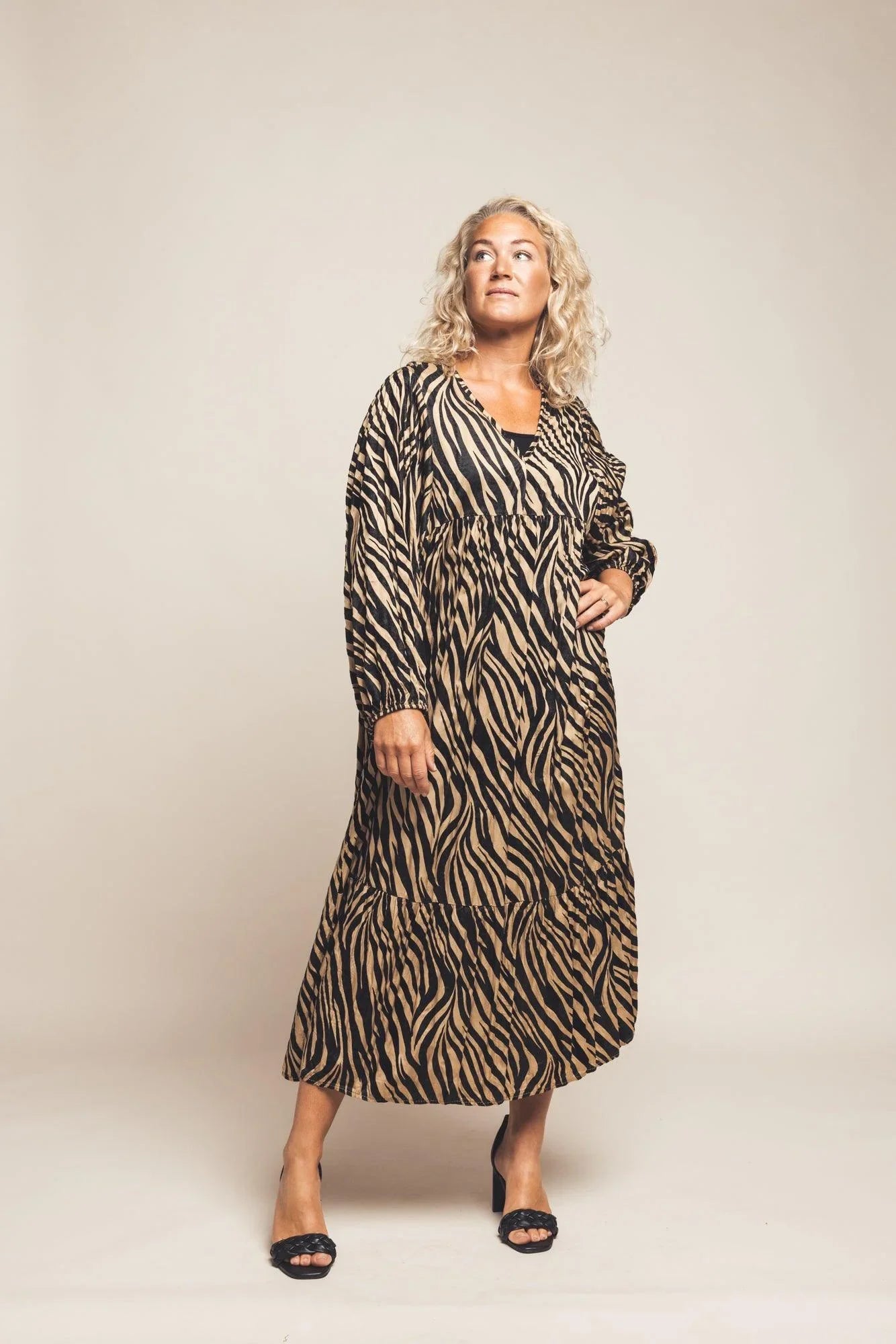 Klänning Zebra camel - Dimoda