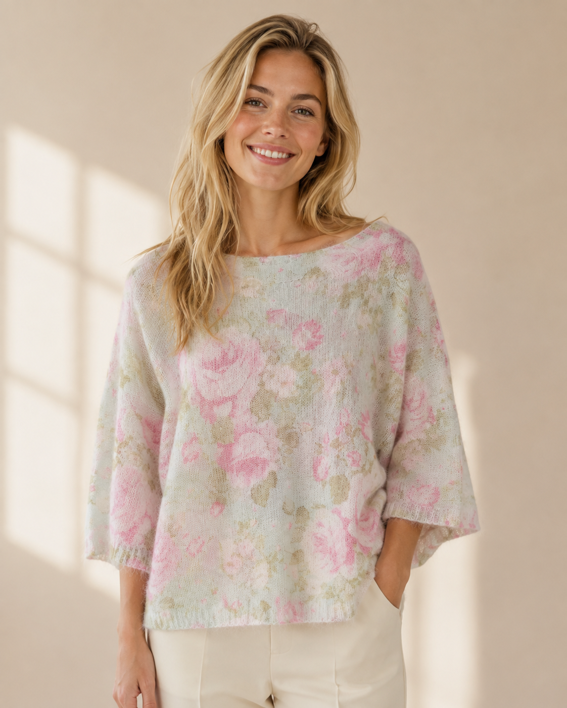 Stickad tröja Rebecka med blomtryck i mohair – Mirelle Design