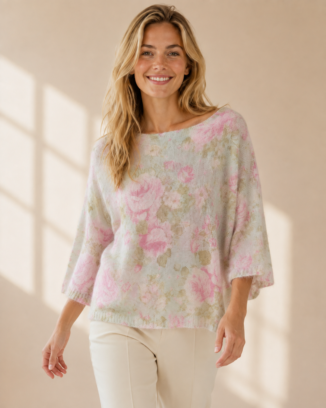 Stickad tröja Rebecka med blomtryck i mohair – Mirelle Design