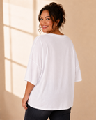 T-shirt Amour med leopardtryck i vit/blå – Queensize