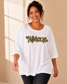 T-shirt Amour med leopardtryck i vit/gul – Queensize