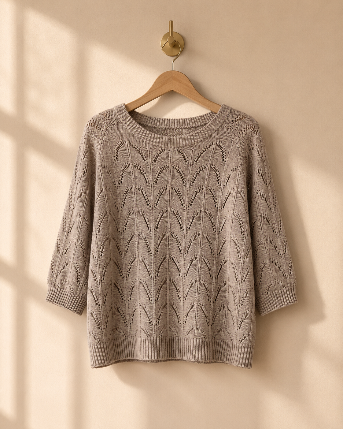 Stickad tröja Rut med hålmönster i fungo
