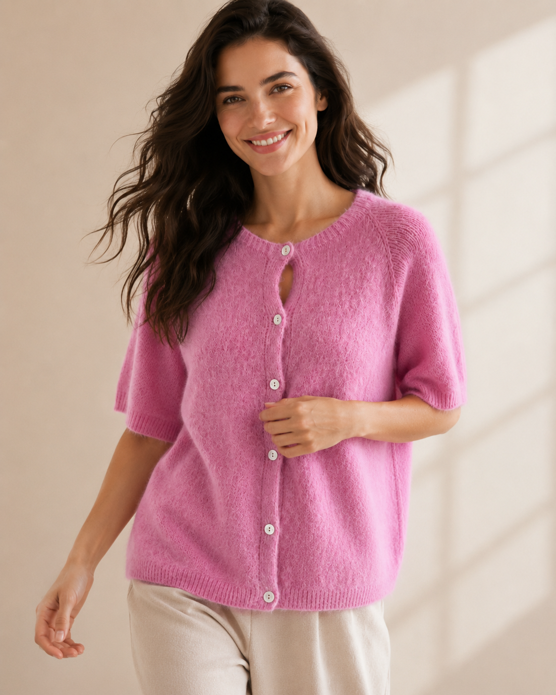 Stickad cardigan Ragnhild kort ärm i rosa, onesize