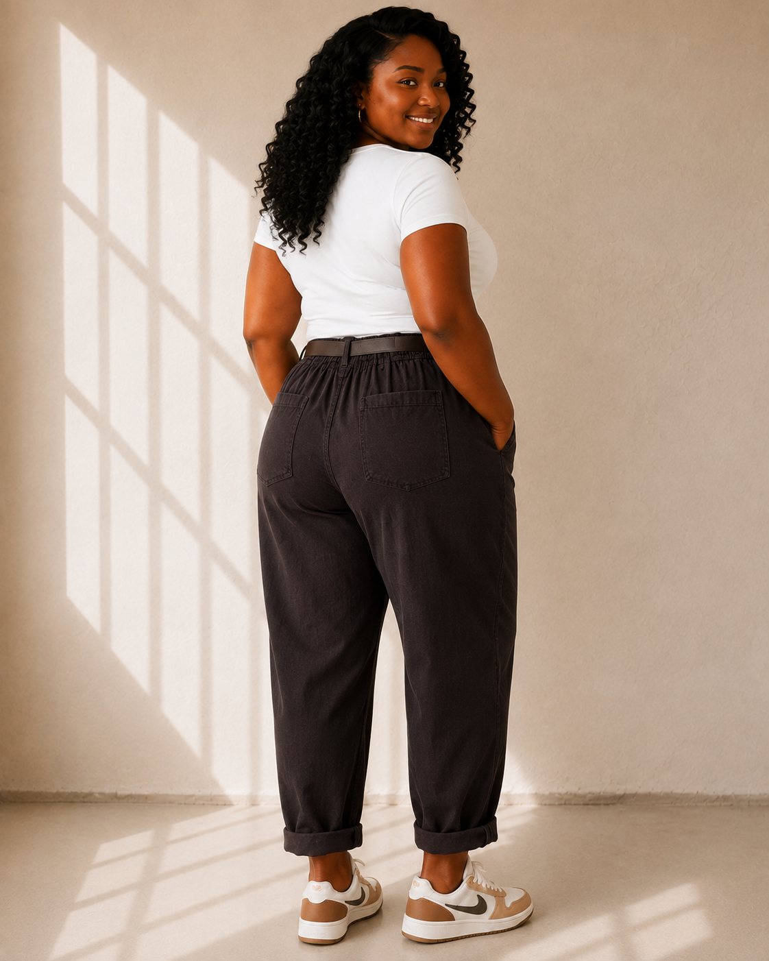 Manchesterbyxa Sofia i brun – Queensize med elastisk midja och bälte, onesize stl 40–50, Made in Italy