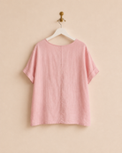 Linnetopp Filippa med broderi och hålmönster i rosa – Queensize